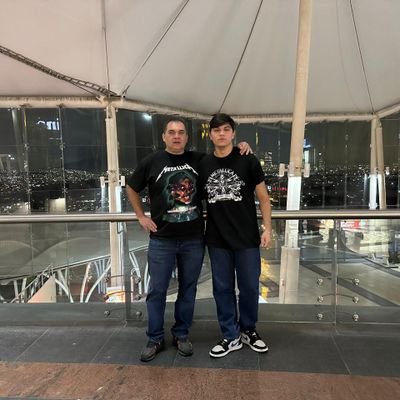 Trabajador, padre, esposo, americanista, Ah!! y anestesiólogo pediátra.