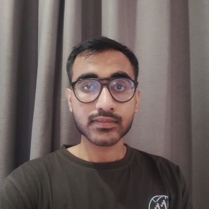  iOS Dev. I love to talk about Stories ,Design and Engineering