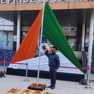 Navalbku's profile picture. पढना शौक है। पढाता भी हूँ। आयुर्वेद, ज्योतिष, योग के बारे में थोड़ा बहुत जानता हूँ।

मेरे विचार केवल मेरे हैं। इन्हें किसी को व्यक्तिगत लेने का अधिकार नहीं है।