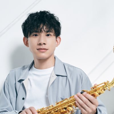 サクソフォン奏者上野耕平の公式アカウント。 ★公式YouTubeチャンネル⇒https://t.co/19EWEOjezW★ 【The Rev Saxophone Quartet】ソプラノサクソフォン奏者／【ぱんだウインドオーケストラ】コンサートマスター。 趣味乗り物。みんなフォローしてね！