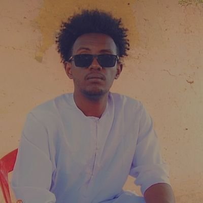 أتجاوزك من دون أن تتطلب مني هذه الخطوة بسالة، أتجاوز بعاطفة باردة مهترئة وهذا أقصى شيء قد أمنحك إياه•🌚