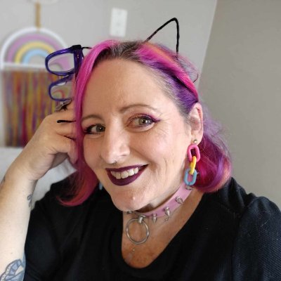 Tattooed queer chick who swears, drinks coffee, and talks to cats. #indieauthor #LGBTQfiction #fanstudies #akf #binder #kitten