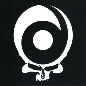 Metalowa szydera. The Beatles graliby teraz Death Metal.
Tak gdzieś po środku. O tak o.
