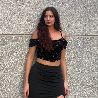 Escritora y traductora EN-ES y DE-ES. Autora de El amor y otras neurosis. Relato hiperbreve fijado en mi perfil para los curiosos.
📥: luciazpilicueta@gmail.com