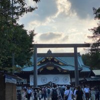 日本人なら靖国神社を参拝しましょう🇯🇵🌅(@sanpaiyasukuni) 's Twitter Profile Photo