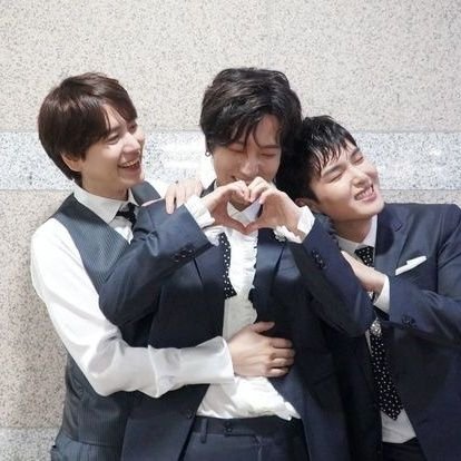 🤵 #TeamBlacksuit  🩵🎼Rusher💖🎶ELF ( 7 meses 08/2021) 🎶KRY Biased 🎶💝Ot 15 SJ🩵Forever & Always😭✌ 
🥭  #TeamMango 💙✨