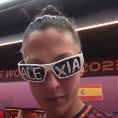 cr0quetica's profile picture. Dios no es nadie comparado con Zornoza, él al séptimo día descansó, ella no lo necesita