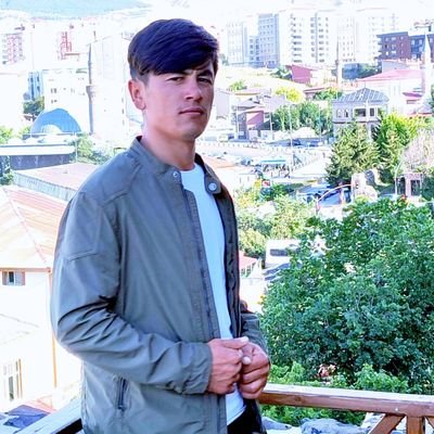از عشق تو هم
خونجگری ماند و
دگر هیچ
دلتنگی و این
بیخبری ماند و