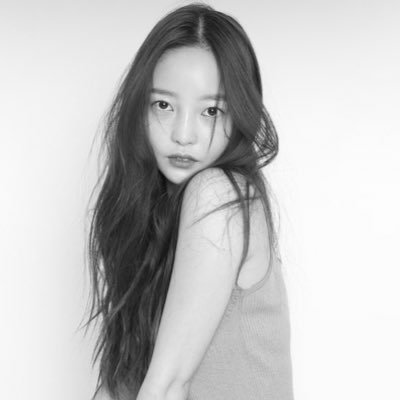 In memory of Hara just a safe place to love her.💞 구하라🤍 pinterest-Instagram-youtube-tiktok : haramidnight🎨
