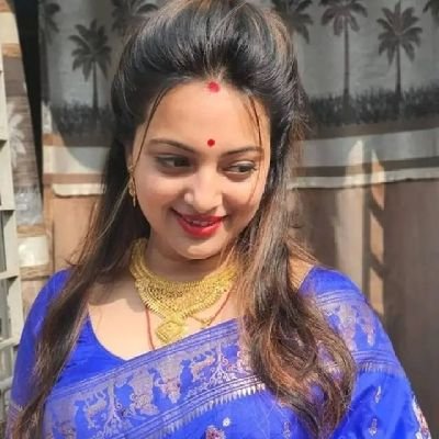 I am Rupali Mishra, 44 year old Working Woman from Lucknow. My husband is in Mumbai and I have two daughters. Love reading books and listening to music.