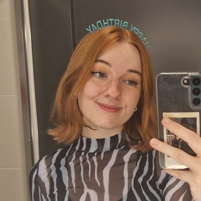 tobesojulie's profile picture. 1998