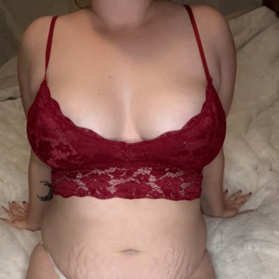 Sexy wife that wants to show off for you☺️ Let me show you what your missing😉 I promise I can make you blow😈 https://t.co/hMJUwn7i5f
