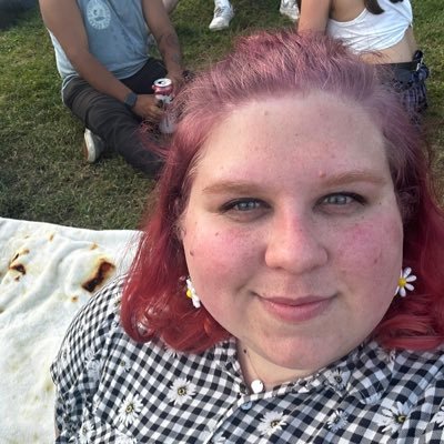 dingle_hxpper's profile picture. Nerd culture connoisseur. Vinyl collector. OG emo kid🖤💀. MTG, Lorcana✨, KPop Stan💕, Pokémon Trainer. Social Media contributor for @GHPhoenixville