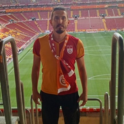 Bize her sevdadan geriye kalan sadece GALATASARAY. ÜLKÜMÜZ GÖKLERDE DALGALANAN BİR SANCAK ALLAHIN HUZURUNDA EĞİLİRİZ BİZ ANCAK 🇹🇷💛❤️🇹🇷🦁🦁