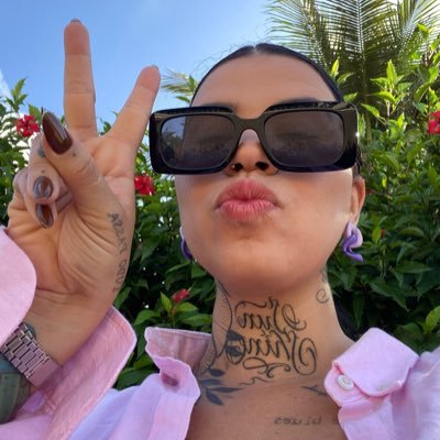 butzke_thais's profile picture. segue no insta postamos diariamente      https://t.co/UsUsjfDesd