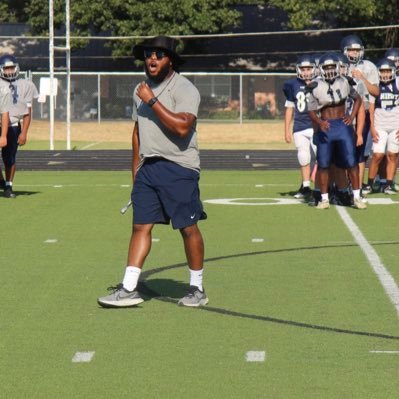 Nimitz High School Defensive Backs Coach/Assistant Baseball Coach. Director of Social Media @NimitzFootball1 God✝️.Family🙏🏽.