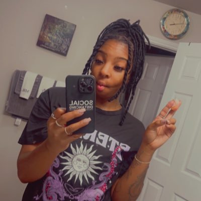 Yr 32 ♓️ flawed Asf. Be good to people for no reason. Coach Queen🏐Spiritual✝ Muva of twins 💚💚 IG:Canvasofamisfit