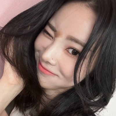 Your everyday kpop fan who is a part time fan fic writer.