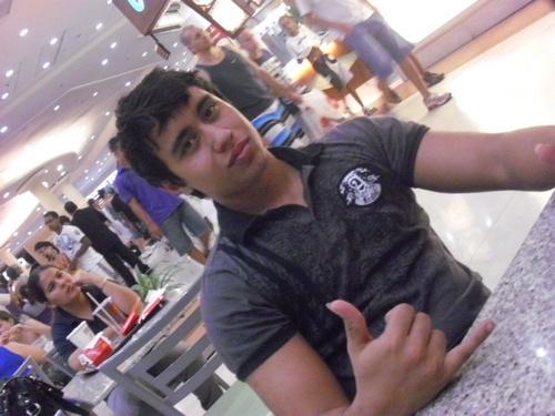 Meu nome é Ricky, tenho 19 anos, Sagitariano e Santista *--*, pra saber mais da um Follow ai ;) http://t.co/4w8JHVLCaH