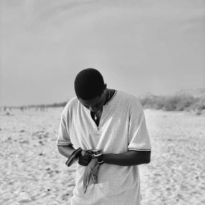 Ndar Ndar Tidiane en devenir 
Étudiant en Administration Économique et Social    Passionné de Photographies et de cinéma Serigne Babacar Sy❤️ Cataluña ✨♥️