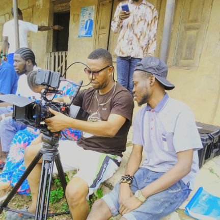 Certified filmmakers 🎭.
An active business Man 🔝🆙
Film Business 🧡 Accountant📝