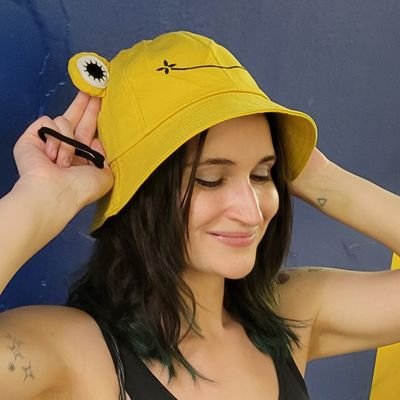 Writer & ND. Prev: Crop Circle Games. 🛸 Horror Lover. Game Dev. Sex Nerd. C# Googler. Making sexy, horrific games. ✌️ she/her || https://t.co/A6u9IsNfNH