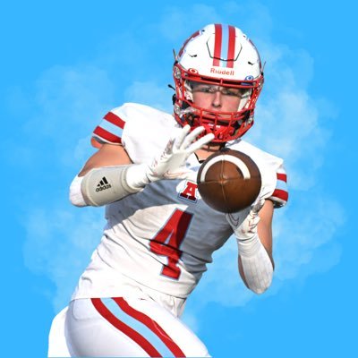 Arrowhead High School'24|Football|Wr, S |5'9 180|Bench:250 Squat:350|ACT 30|Deadlift:395 |Track|GPA 3.6| https://t.co/TEFYm1CgdL