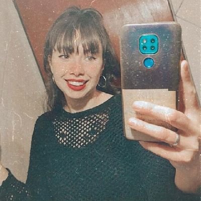 Jennife02308370's profile picture. Te van a criticar por todo... tu vive