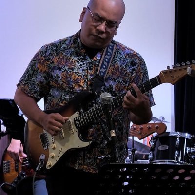 今堀良昭ギター教室生徒 ビンテージギターを所有しているだけのプロレタリアブルシットジョブ ソボロのうた 好きな物:てつろう, HUMMINGBIRD,BEYOND, 謝霆鋒, FF11,ぽこピー 活動アッピルDMはお返事しません