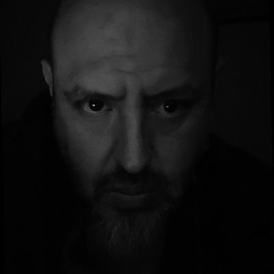 leofloresruiz's profile picture. Prófugo del arte, diseñador de chiripa, marketer de corazón