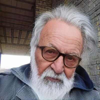 هرچی راجب وطن فروشا بد شنیدید دروغه، اونا بدتر از این حرفان🧐(................................................
«اَللّهُمَّ عَجِّل لِوَلیِّکَ الفَرَج»