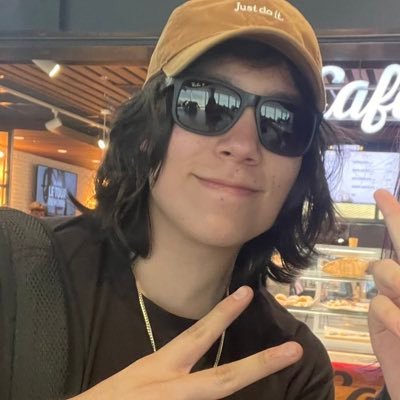 quackzsonic's profile picture. silly