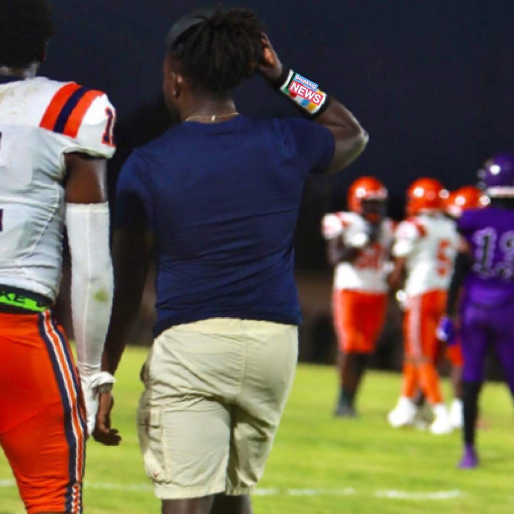 U of 〽️’23 🐯 #moveinsilence🤐🕊Psalms 23 1-4🙏🏾 Walk by faith not by sight👨🏾🦯🤐 Linebacker/Running back coach @RidgewayHighSchool