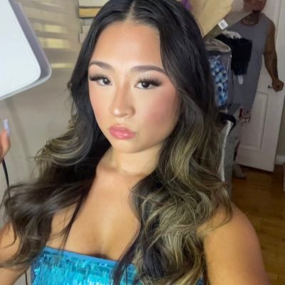 mia49377491's profile picture. Prettyinpeace🍒