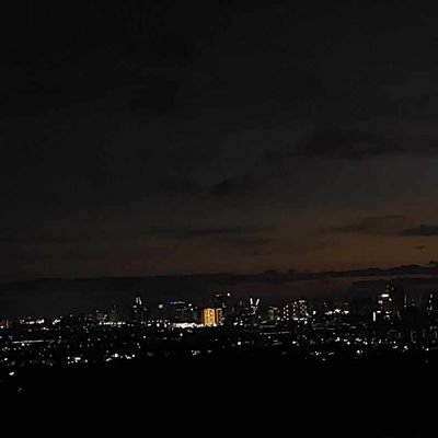 swandon8's profile picture. looks like city lights