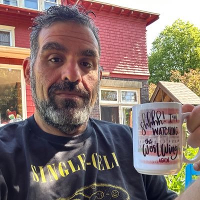 Dad of 3. pro-union. Support all genders/sexualities. Trauma educator. Clinical Social Worker. VOTER: Unapologetically progressive politics. Proud Buffalo, NY!