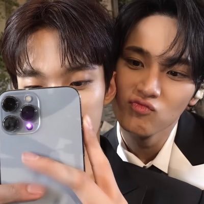 IM GONNA COOK ADOBO FOR JOSHUA HONG 03.10.22 • she/her • 22 • infj • semi ia 🩺