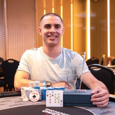 itsgolfnovember's profile picture. Pilot ✈️ / Poker player ♠️ / Barcelona