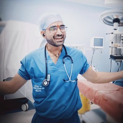 surgery assistant  gov mlb college 
#medical_lover 
कर्मण्येवाधिकारस्ते मा फलेषु कदाचन । मा कर्मफलहेतुर्भुर्मा ते संगोऽस्त्वकर्मणि
🚩संघ सेवक (RSS)🚩जय श्री राम