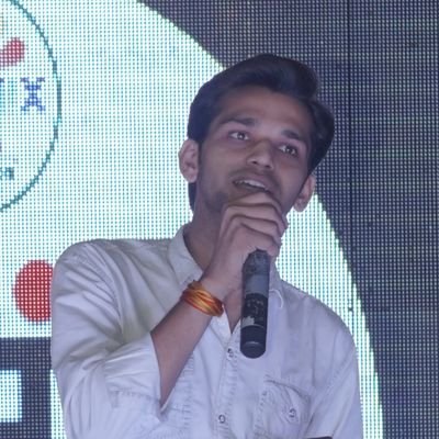 हिंदी लेखक/कवि/गीतकार/पटकथा लेखक✍️ अध्यात्म की ओर🙏 | भारतीय 🇮🇳
Work With @newsnation81tv