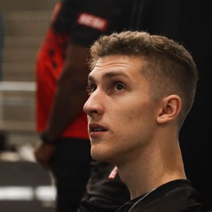 mat_bender1's profile picture. tá olhando o que cara