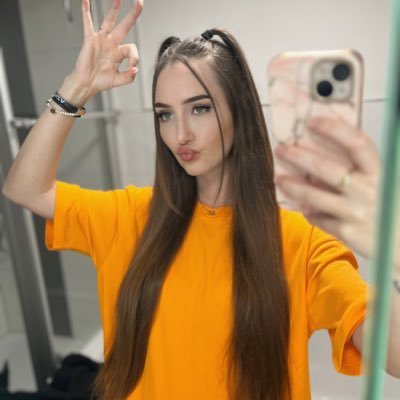 Twitch Streamer and Content Creator for OMV Gaming // Twitch: Jeannedark13 // Instagram: jeanne.dark13