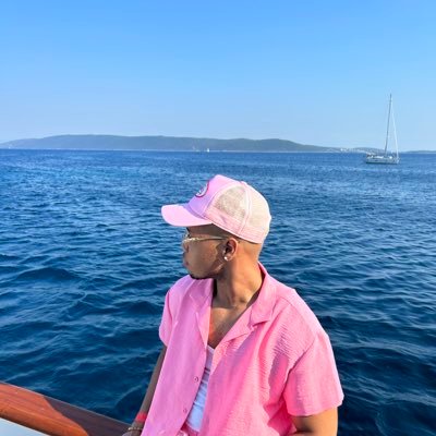 pierrvx's profile picture. 🇧🇯🇫🇷