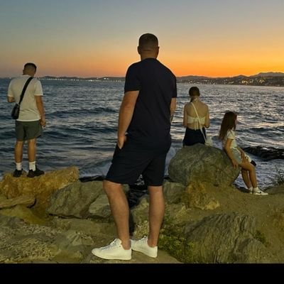 Russell Jones ๐
ช Profile