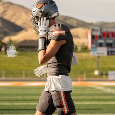 WR/DB || @Skyridgefb || 2024 || #6 || GPA: 3.9 || 6'0ft || 165lbs || Long jump-21.25 || 100m-11.21 || 40yd 4.46 || Phone: 385-455-9752 || 6A State champ 💍