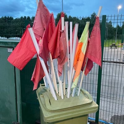 Usually stood next to a corner flag upsetting groundhoppers 🏴92/92 🏴42/42