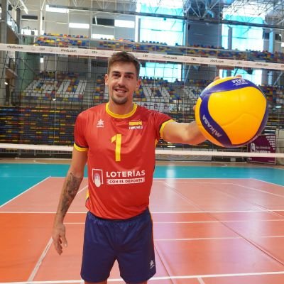 ▪️ Jugador profesional de voleibol 🇮🇨  @cvguaguas . 

 ▪️ Selección Española 🇪🇦 @RFEVB . 

 ▪️ Trabajando con @jomasport .