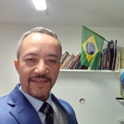 Sou cristão ✝️ Conservador,defensor da Família
Contra o comunismo, Não vamos Desistir do Brasil