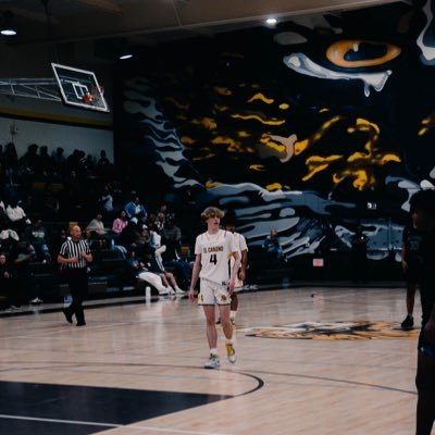 2025 | 6’2 Guard | Gamepoint | El Camino High School | Contact info: Phone 760-716-8901 Email: loganardent@icloud.com