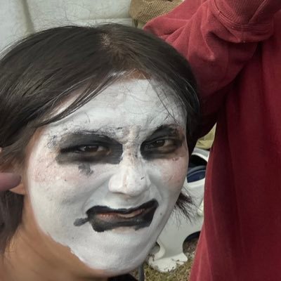 りんごです。 10月9日チンロックめちゃくちゃ楽しみです。 多分割とどうでもいいこと呟くと思います。 無言フォロー失礼します。